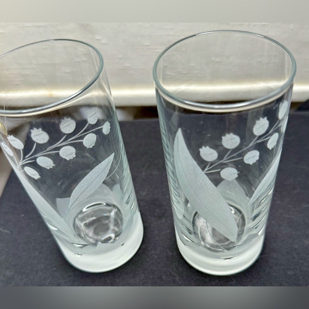 2 Etched Bluebell Design Highball Glasses. Circa 1940s  5".
Approximately 10oz